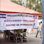 Casilla de información instalada para orientar el voto de los salvadoreños residentes en el extranjero